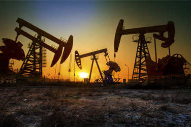 Is het nog interessant om te beleggen in het beursgenoteerde aandeel van de groep Repsol dat zijn olie- en gasproductie verder afbouwt?